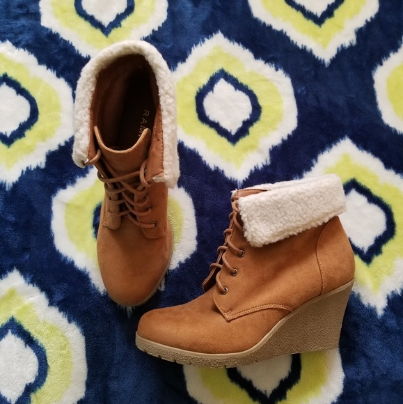 Wedge Ankle boots with Fur - Picture 2 of 5